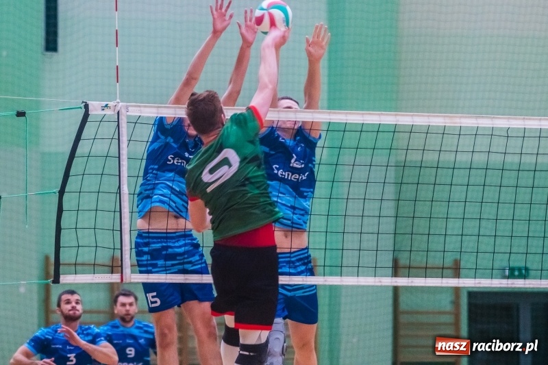 Zdjęcie w galerii na portalu naszraciborz.pl: Dreszczowiec w Arenie Rafako. Wicelider przebudził się w trzecim secie wiadomości z regionu