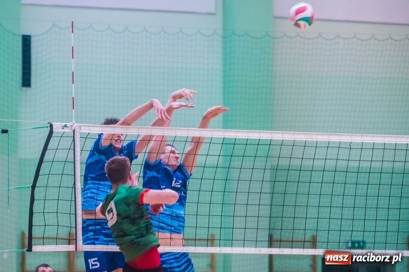 Zdjęcie w galerii na portalu naszraciborz.pl: Dreszczowiec w Arenie Rafako. Wicelider przebudził się w trzecim secie wiadomości z regionu