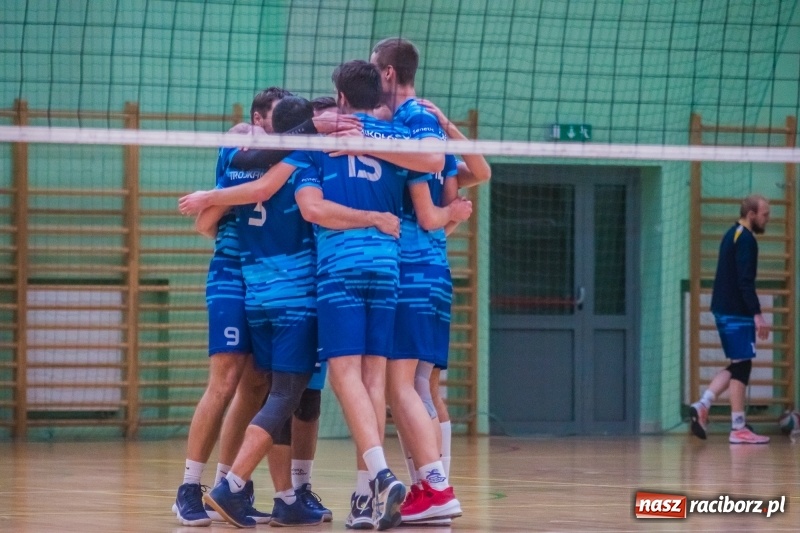 Zdjęcie w galerii na portalu naszraciborz.pl: Dreszczowiec w Arenie Rafako. Wicelider przebudził się w trzecim secie wiadomości z regionu