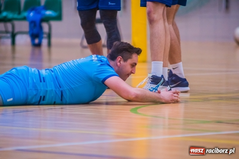 Zdjęcie w galerii na portalu naszraciborz.pl: Dreszczowiec w Arenie Rafako. Wicelider przebudził się w trzecim secie wiadomości z regionu