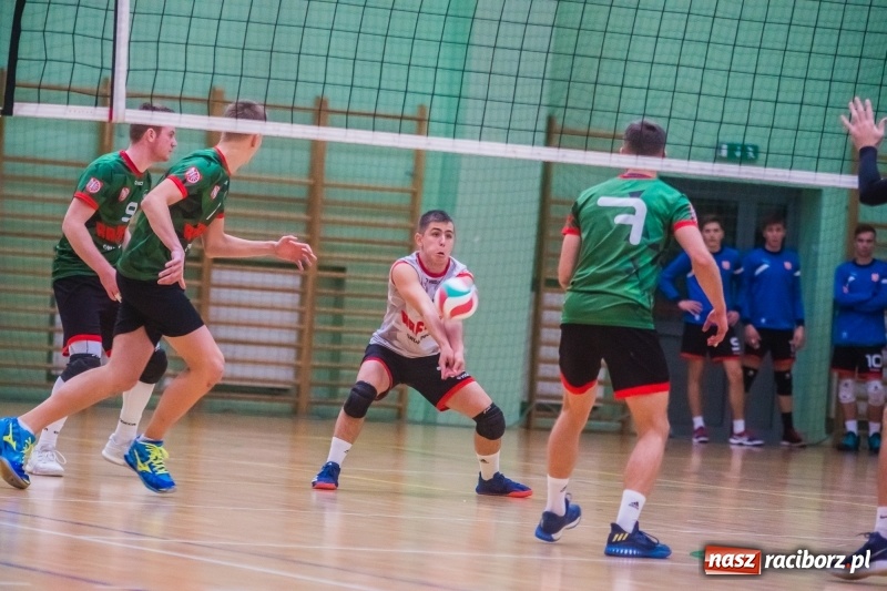 Zdjęcie w galerii na portalu naszraciborz.pl: Dreszczowiec w Arenie Rafako. Wicelider przebudził się w trzecim secie wiadomości z regionu