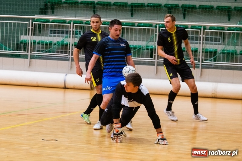 Zdjęcie w galerii na portalu naszraciborz.pl: Futsal. Sobotnie emocje w HLPN wiadomości z regionu