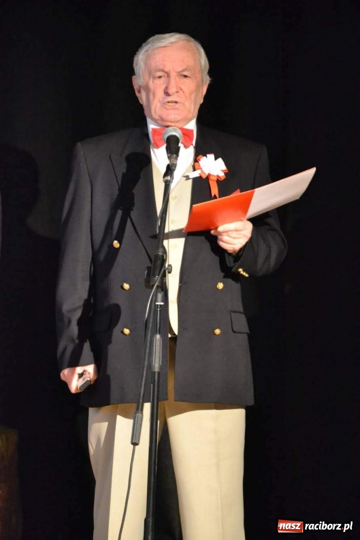 Zdjęcie w galerii na portalu naszraciborz.pl: Patriotyczny wieczór na raciborskim zamku  wiadomości z regionu