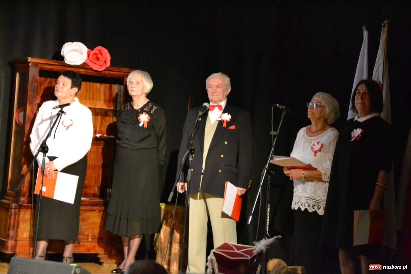 Zdjęcie w galerii na portalu naszraciborz.pl: Patriotyczny wieczór na raciborskim zamku  wiadomości z regionu