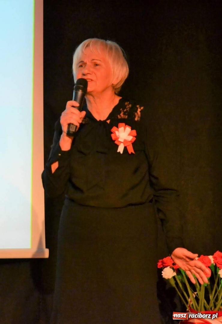 Zdjęcie w galerii na portalu naszraciborz.pl: Patriotyczny wieczór na raciborskim zamku  wiadomości z regionu