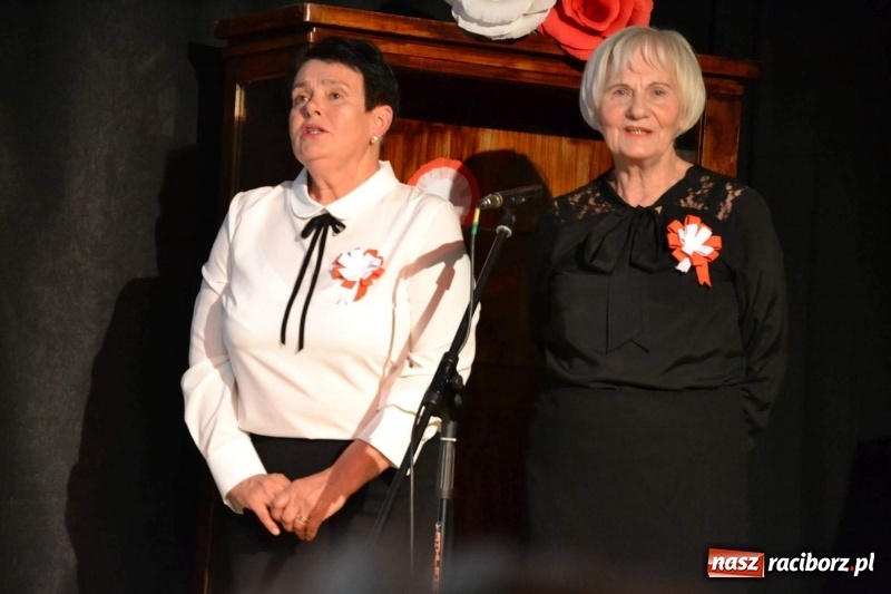 Zdjęcie w galerii na portalu naszraciborz.pl: Patriotyczny wieczór na raciborskim zamku  wiadomości z regionu