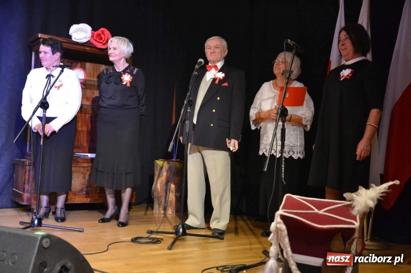 Zdjęcie w galerii na portalu naszraciborz.pl: Patriotyczny wieczór na raciborskim zamku  wiadomości z regionu