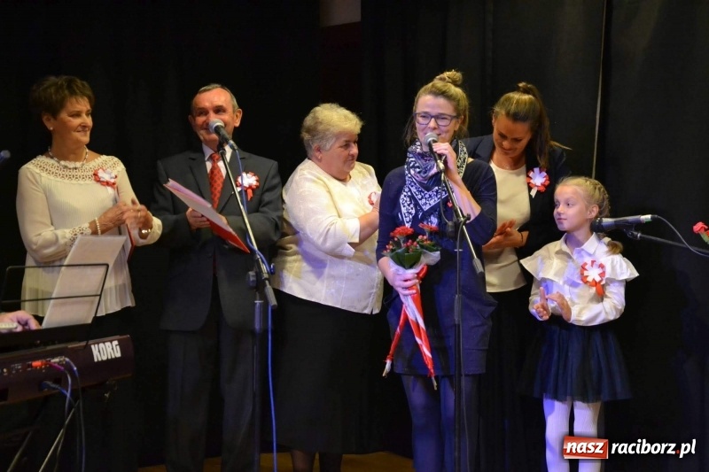 Zdjęcie w galerii na portalu naszraciborz.pl: Patriotyczny wieczór na raciborskim zamku  wiadomości z regionu
