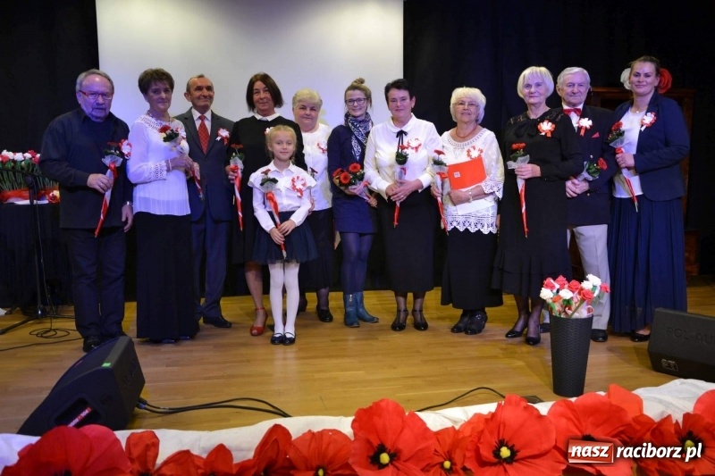 Zdjęcie w galerii na portalu naszraciborz.pl: Patriotyczny wieczór na raciborskim zamku  wiadomości z regionu