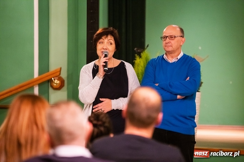 Zdjęcie w galerii na portalu naszraciborz.pl: Koncert Jesienny w wykonaniu wokalistów Studia Muzyki, Piosenki i Teatru ARS  wiadomości z regionu