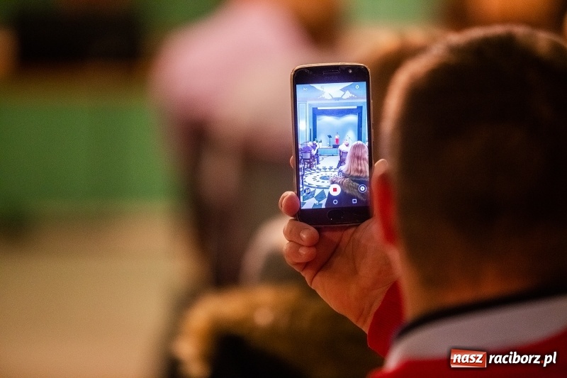 Zdjęcie w galerii na portalu naszraciborz.pl: Koncert Jesienny w wykonaniu wokalistów Studia Muzyki, Piosenki i Teatru ARS  wiadomości z regionu