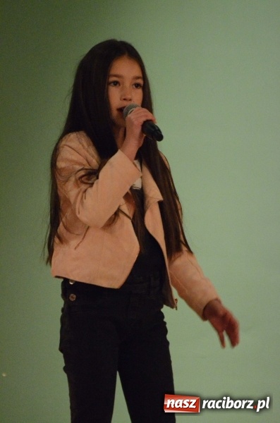 Zdjęcie w galerii na portalu naszraciborz.pl: Koncert Jesienny w wykonaniu wokalistów Studia Muzyki, Piosenki i Teatru ARS  wiadomości z regionu