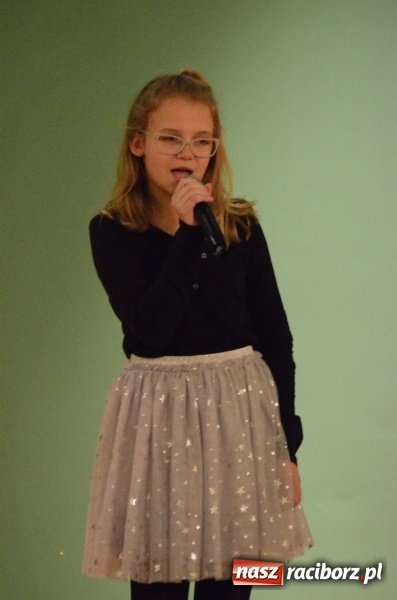 Zdjęcie w galerii na portalu naszraciborz.pl: Koncert Jesienny w wykonaniu wokalistów Studia Muzyki, Piosenki i Teatru ARS  wiadomości z regionu