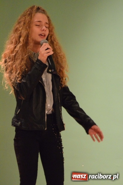 Zdjęcie w galerii na portalu naszraciborz.pl: Koncert Jesienny w wykonaniu wokalistów Studia Muzyki, Piosenki i Teatru ARS  wiadomości z regionu