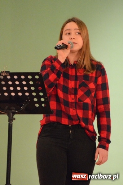 Zdjęcie w galerii na portalu naszraciborz.pl: Koncert Jesienny w wykonaniu wokalistów Studia Muzyki, Piosenki i Teatru ARS  wiadomości z regionu