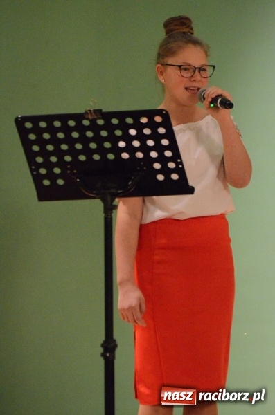 Zdjęcie w galerii na portalu naszraciborz.pl: Koncert Jesienny w wykonaniu wokalistów Studia Muzyki, Piosenki i Teatru ARS  wiadomości z regionu