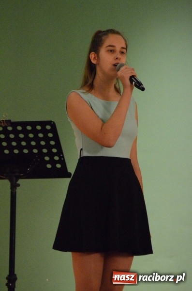 Zdjęcie w galerii na portalu naszraciborz.pl: Koncert Jesienny w wykonaniu wokalistów Studia Muzyki, Piosenki i Teatru ARS  wiadomości z regionu