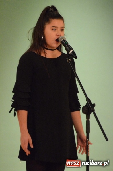 Zdjęcie w galerii na portalu naszraciborz.pl: Koncert Jesienny w wykonaniu wokalistów Studia Muzyki, Piosenki i Teatru ARS  wiadomości z regionu