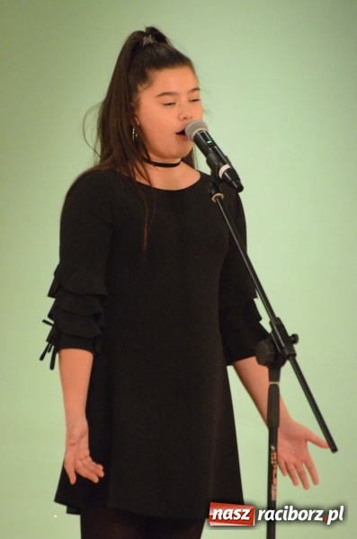 Zdjęcie w galerii na portalu naszraciborz.pl: Koncert Jesienny w wykonaniu wokalistów Studia Muzyki, Piosenki i Teatru ARS  wiadomości z regionu