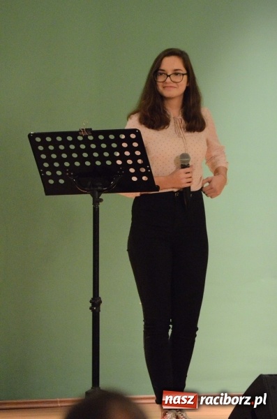 Zdjęcie w galerii na portalu naszraciborz.pl: Koncert Jesienny w wykonaniu wokalistów Studia Muzyki, Piosenki i Teatru ARS  wiadomości z regionu