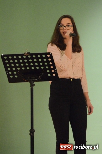 Zdjęcie w galerii na portalu naszraciborz.pl: Koncert Jesienny w wykonaniu wokalistów Studia Muzyki, Piosenki i Teatru ARS  wiadomości z regionu