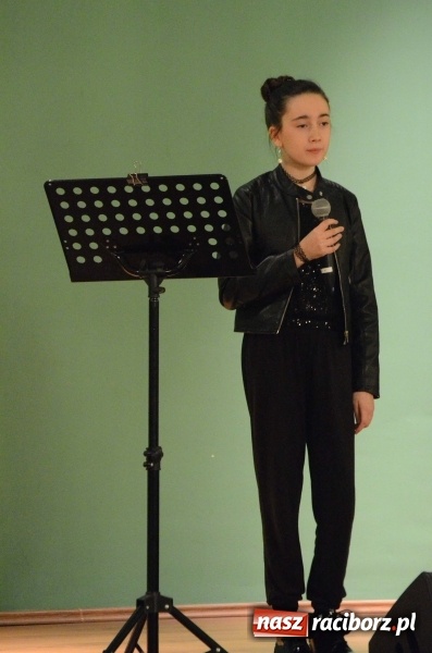 Zdjęcie w galerii na portalu naszraciborz.pl: Koncert Jesienny w wykonaniu wokalistów Studia Muzyki, Piosenki i Teatru ARS  wiadomości z regionu