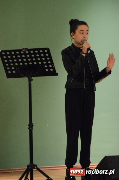 Zdjęcie w galerii na portalu naszraciborz.pl: Koncert Jesienny w wykonaniu wokalistów Studia Muzyki, Piosenki i Teatru ARS  wiadomości z regionu