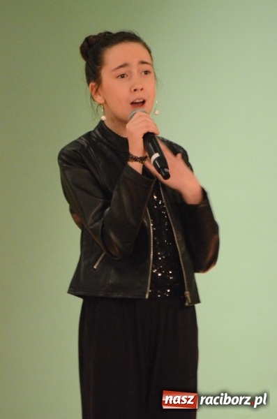 Zdjęcie w galerii na portalu naszraciborz.pl: Koncert Jesienny w wykonaniu wokalistów Studia Muzyki, Piosenki i Teatru ARS  wiadomości z regionu