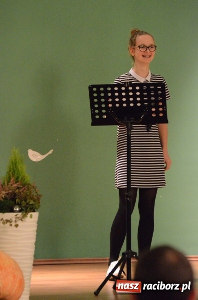 Zdjęcie w galerii na portalu naszraciborz.pl: Koncert Jesienny w wykonaniu wokalistów Studia Muzyki, Piosenki i Teatru ARS  wiadomości z regionu