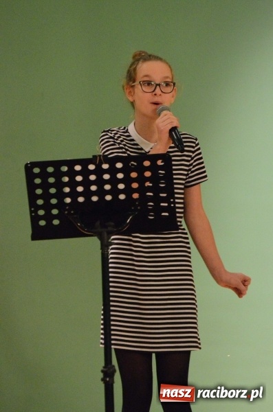 Zdjęcie w galerii na portalu naszraciborz.pl: Koncert Jesienny w wykonaniu wokalistów Studia Muzyki, Piosenki i Teatru ARS  wiadomości z regionu