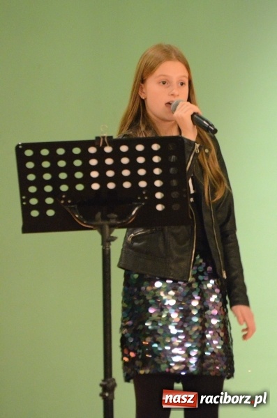 Zdjęcie w galerii na portalu naszraciborz.pl: Koncert Jesienny w wykonaniu wokalistów Studia Muzyki, Piosenki i Teatru ARS  wiadomości z regionu