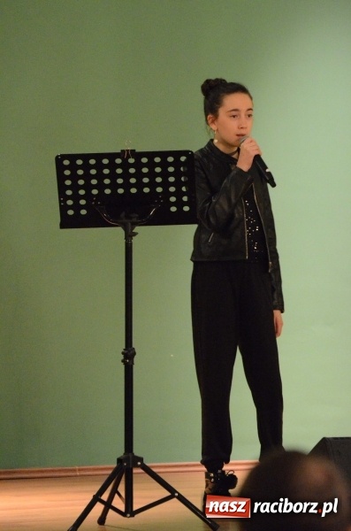 Zdjęcie w galerii na portalu naszraciborz.pl: Koncert Jesienny w wykonaniu wokalistów Studia Muzyki, Piosenki i Teatru ARS  wiadomości z regionu