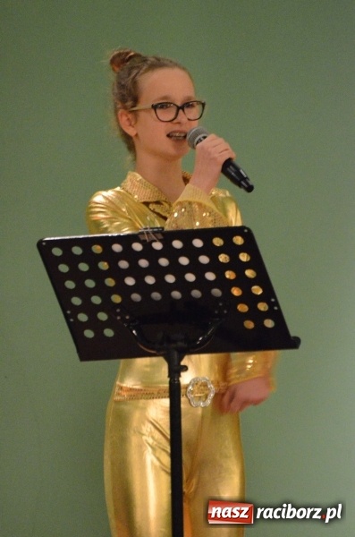 Zdjęcie w galerii na portalu naszraciborz.pl: Koncert Jesienny w wykonaniu wokalistów Studia Muzyki, Piosenki i Teatru ARS  wiadomości z regionu