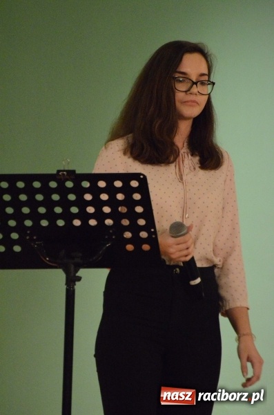 Zdjęcie w galerii na portalu naszraciborz.pl: Koncert Jesienny w wykonaniu wokalistów Studia Muzyki, Piosenki i Teatru ARS  wiadomości z regionu
