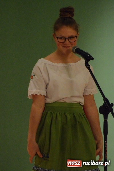 Zdjęcie w galerii na portalu naszraciborz.pl: Koncert Jesienny w wykonaniu wokalistów Studia Muzyki, Piosenki i Teatru ARS  wiadomości z regionu