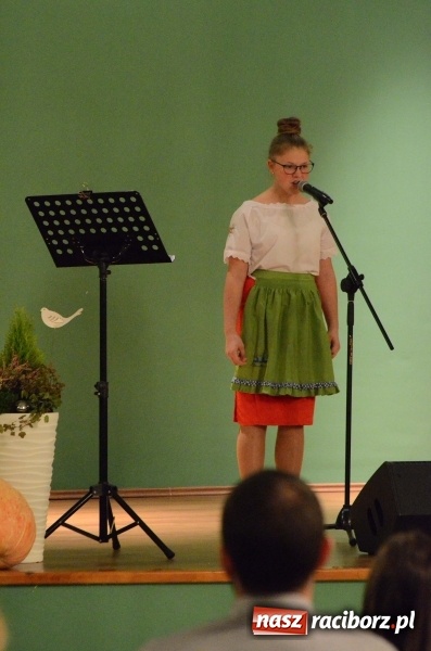 Zdjęcie w galerii na portalu naszraciborz.pl: Koncert Jesienny w wykonaniu wokalistów Studia Muzyki, Piosenki i Teatru ARS  wiadomości z regionu