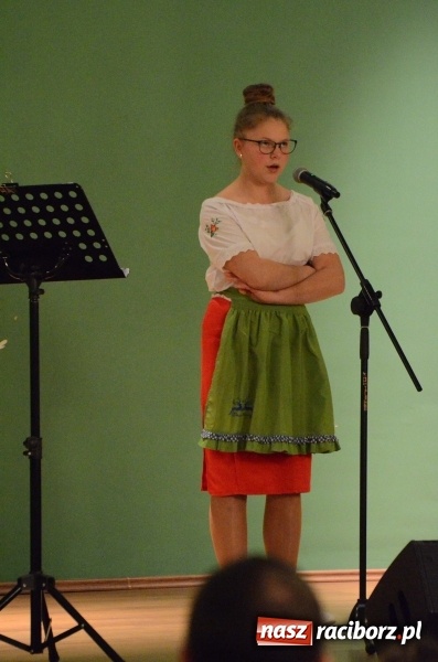 Zdjęcie w galerii na portalu naszraciborz.pl: Koncert Jesienny w wykonaniu wokalistów Studia Muzyki, Piosenki i Teatru ARS  wiadomości z regionu