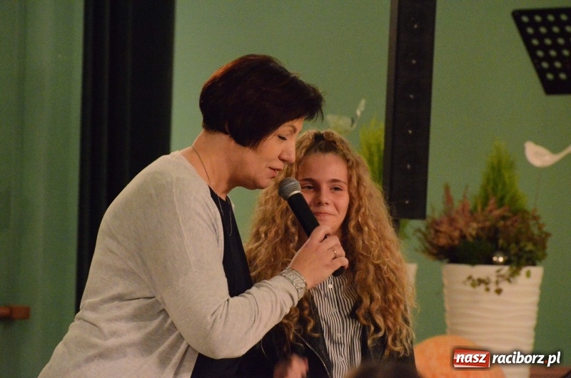 Zdjęcie w galerii na portalu naszraciborz.pl: Koncert Jesienny w wykonaniu wokalistów Studia Muzyki, Piosenki i Teatru ARS  wiadomości z regionu
