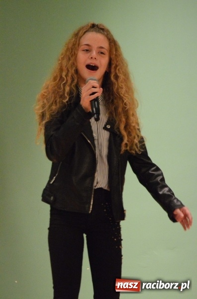 Zdjęcie w galerii na portalu naszraciborz.pl: Koncert Jesienny w wykonaniu wokalistów Studia Muzyki, Piosenki i Teatru ARS  wiadomości z regionu