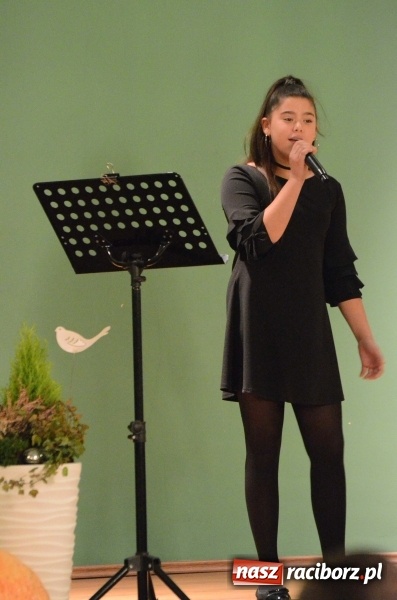 Zdjęcie w galerii na portalu naszraciborz.pl: Koncert Jesienny w wykonaniu wokalistów Studia Muzyki, Piosenki i Teatru ARS  wiadomości z regionu