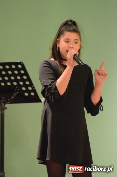 Zdjęcie w galerii na portalu naszraciborz.pl: Koncert Jesienny w wykonaniu wokalistów Studia Muzyki, Piosenki i Teatru ARS  wiadomości z regionu