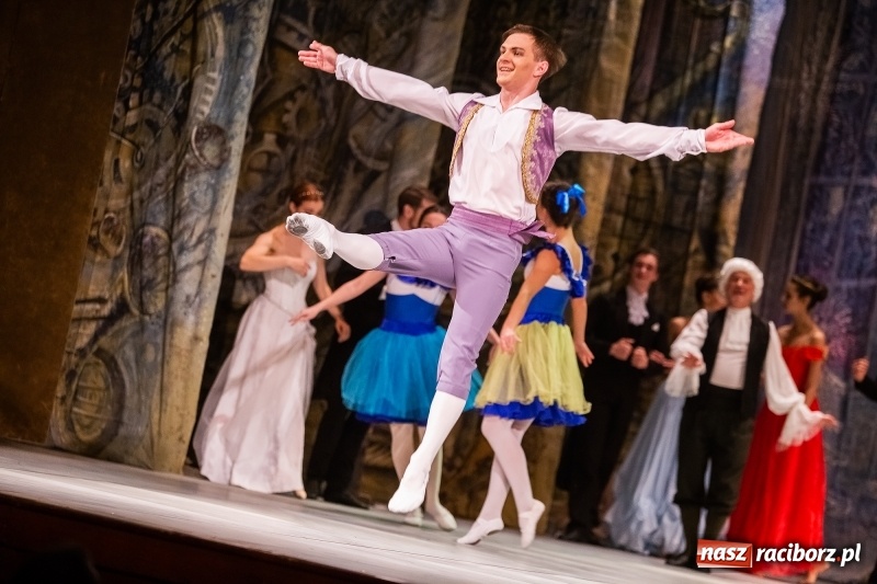 Zdjęcie w galerii na portalu naszraciborz.pl: Dziadek do orzechów w wykonaniu Royal Lviv Ballet w RCK wiadomości z regionu