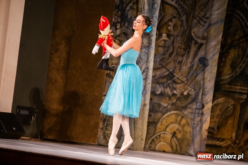 Zdjęcie w galerii na portalu naszraciborz.pl: Dziadek do orzechów w wykonaniu Royal Lviv Ballet w RCK wiadomości z regionu