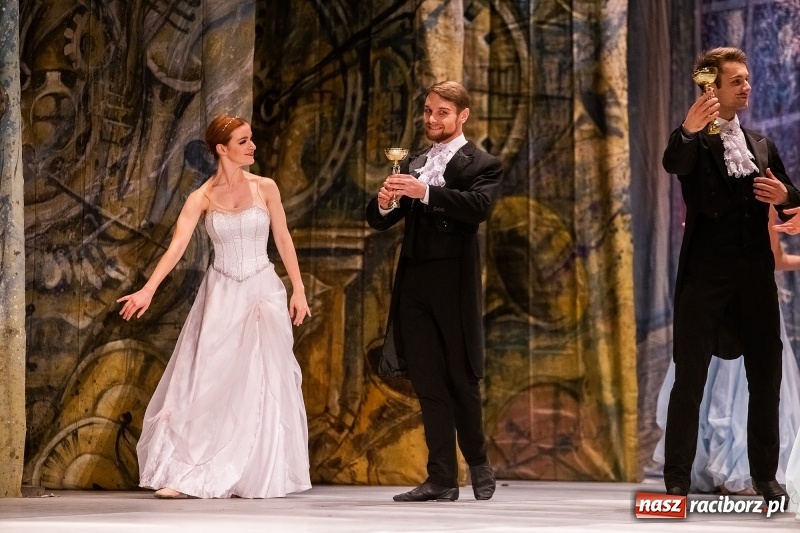 Zdjęcie w galerii na portalu naszraciborz.pl: Dziadek do orzechów w wykonaniu Royal Lviv Ballet w RCK wiadomości z regionu