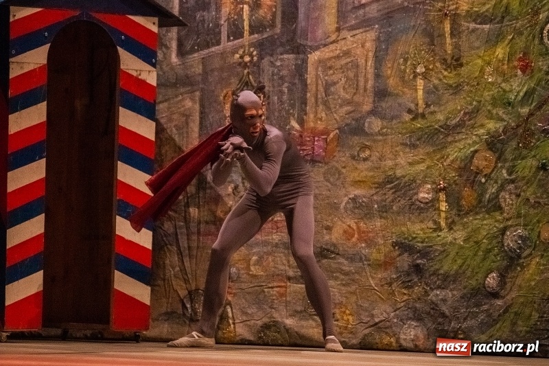 Zdjęcie w galerii na portalu naszraciborz.pl: Dziadek do orzechów w wykonaniu Royal Lviv Ballet w RCK wiadomości z regionu