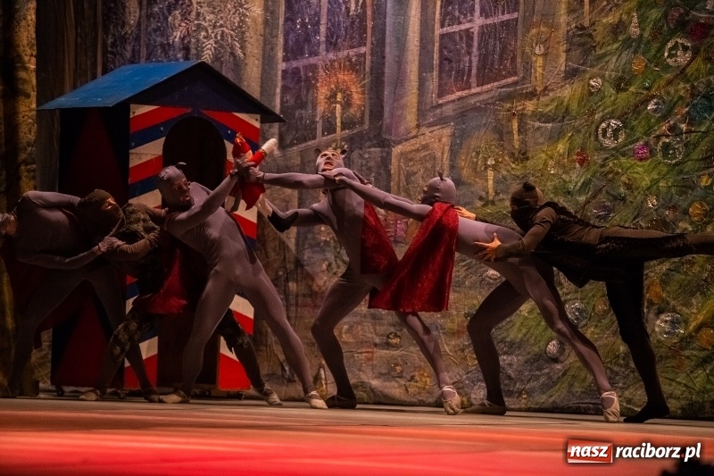 Zdjęcie w galerii na portalu naszraciborz.pl: Dziadek do orzechów w wykonaniu Royal Lviv Ballet w RCK wiadomości z regionu