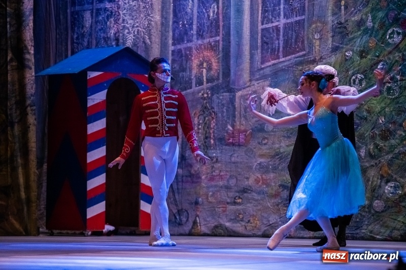 Zdjęcie w galerii na portalu naszraciborz.pl: Dziadek do orzechów w wykonaniu Royal Lviv Ballet w RCK wiadomości z regionu