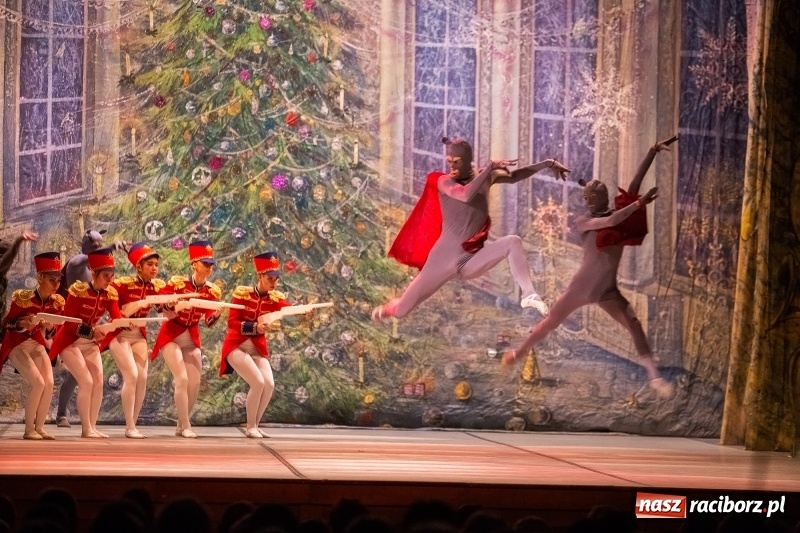 Zdjęcie w galerii na portalu naszraciborz.pl: Dziadek do orzechów w wykonaniu Royal Lviv Ballet w RCK wiadomości z regionu