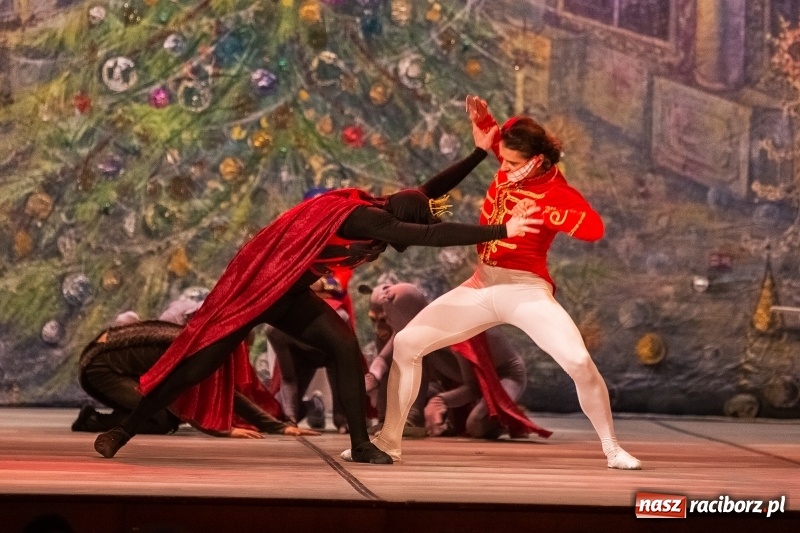 Zdjęcie w galerii na portalu naszraciborz.pl: Dziadek do orzechów w wykonaniu Royal Lviv Ballet w RCK wiadomości z regionu