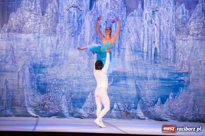 Zdjęcie w galerii na portalu naszraciborz.pl: Dziadek do orzechów w wykonaniu Royal Lviv Ballet w RCK wiadomości z regionu